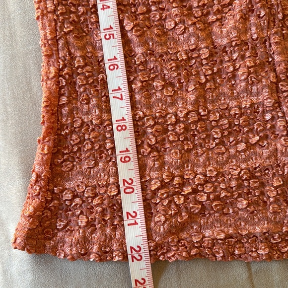 BAY STUDIO CAREERS. NWT. Misses Peach Textured Top. Popcorn knit twist. … - Picture 6 of 7
